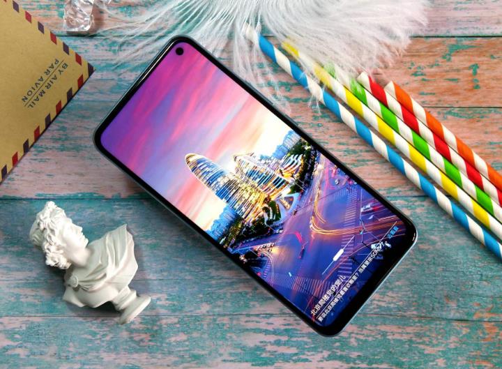 |击败红米和魅族！5G手机诞生“续航王”，5000mAh堪比充电宝