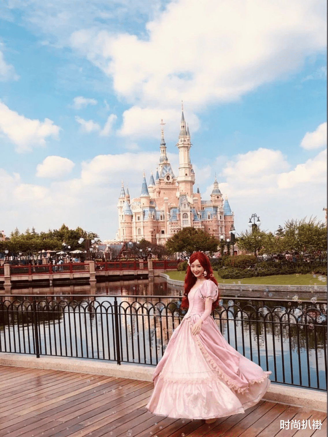 眼妆|没有毛晓彤的童颜不要尝试这么“猛”的cos，闪亮眼妆配红发，绝美