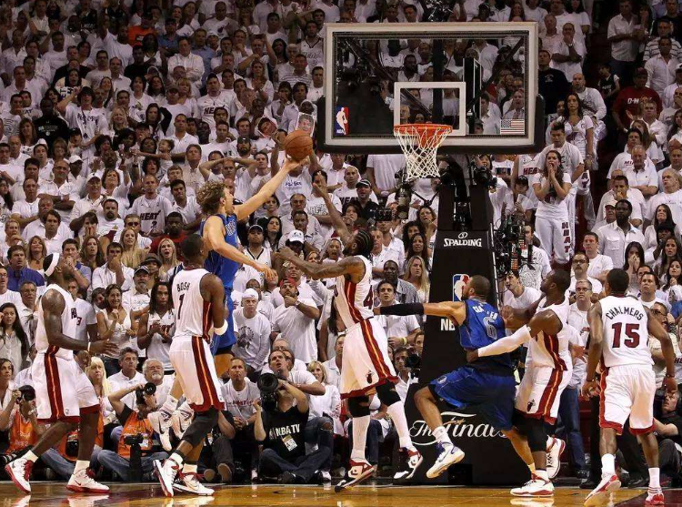 「勒布朗·詹姆斯」詹姆斯6个亚军是耻辱？看看数据，其实真的只有一次是他的锅！