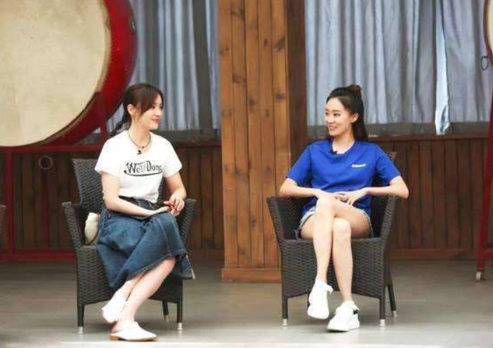 贾玲|“冯巩女儿”颜值逆天，上过4次春晚却不温不火，今靠贾玲一炮而红！