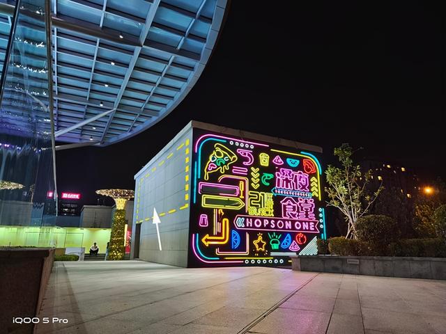 华为Nova|别以为旗舰手机都一样，这两款“超大杯机型”适合的用户群体就不同