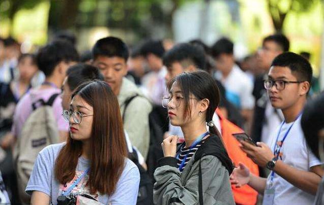 学前教育|孩子适不适合考公务员,符合这4条其中之一,就让他去考吧!