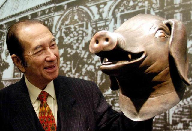 周焯华|甘做\新赌王\周焯华\生育机器\的刘碧丽，带着2.55亿潇洒离场