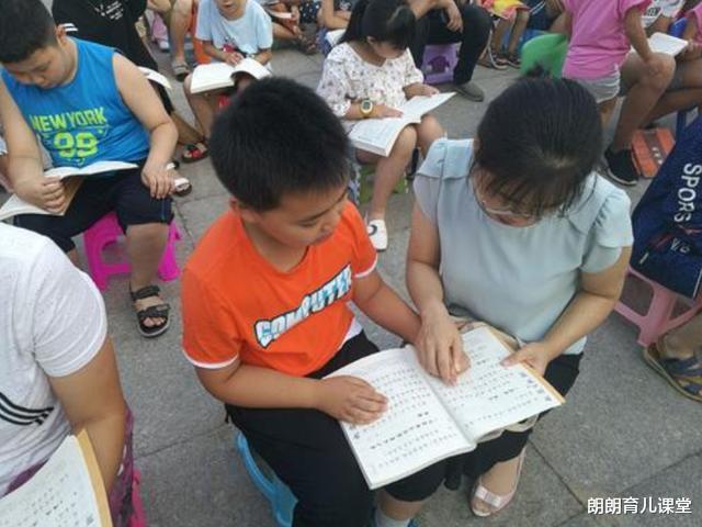 作文▲小学生作文《我的父亲》，被老师误认为在“开车”，爸爸疯狂解释