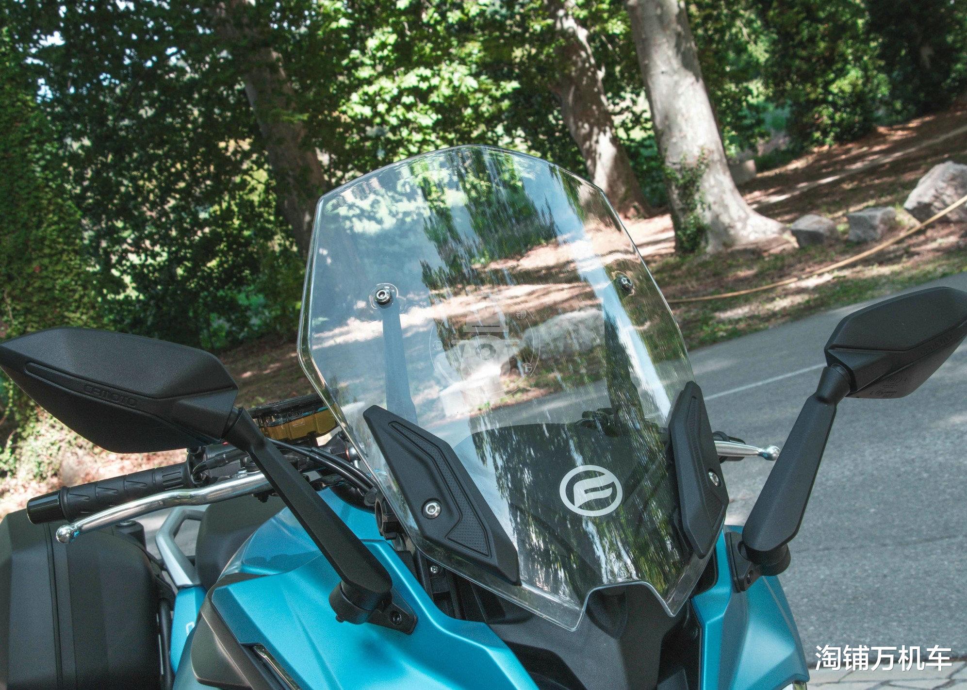 春风650|仿赛外观下的长途利器 颜值品质的双重输出 春风650GT浅析