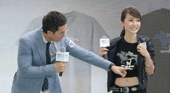 『甄子丹』甄子丹妹妹45岁依旧水嫩,功夫不输亲哥哥,为啥就没人敢娶呢?