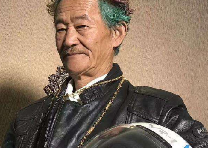 天龙八部|曾经搭档林志颖出演《天龙八部》，如今却无戏可拍沦为网红