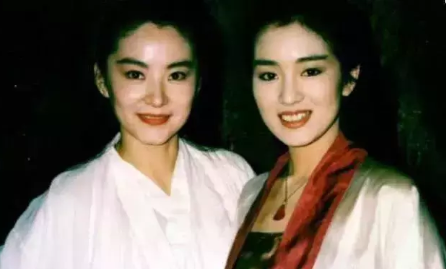 巩俐|被巩俐大学的旧照惊艳到!颜值碾压林青霞,网友:老谋子该哭死!