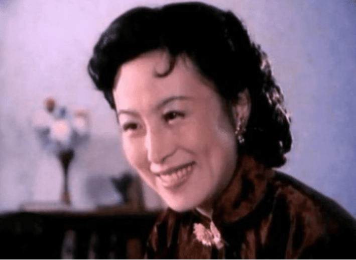 邬君梅|?20年前,母亲惊艳了“中国影坛”,20年后,女儿成为“全球最美”