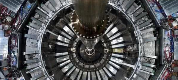 #粒子加速器#当年他把头伸进了粒子加速器中,被高能的质子束直接爆头,后来怎样?