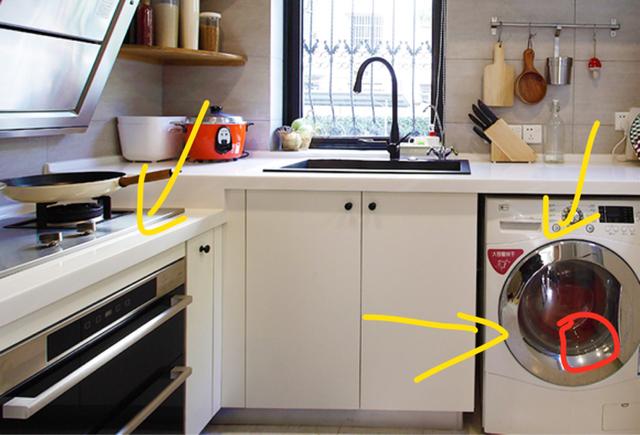 ：越来越多人洗衣机不放在阳台了，看完才知道我家放错，回去就搬走