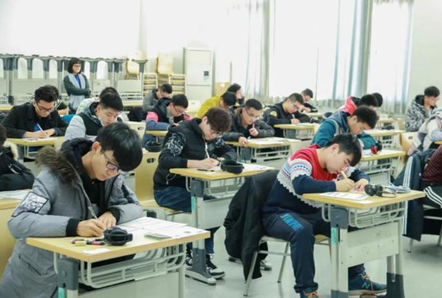 考试|大一新生快要开学了，4个证书需要赶快考，否则越晚越难考