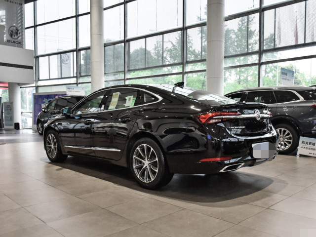 别克君越|别克君越降至“冰点”，不到18.5万就提车，你还在买亚洲龙？