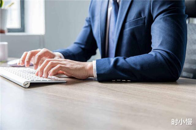 『』和领导相处不要太聪明，尤其是这3件事能装傻就装，千万别显露