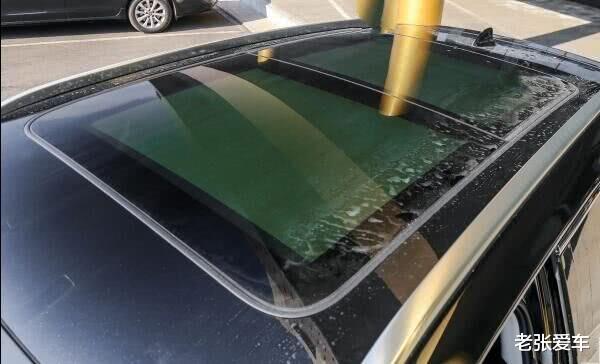 红旗hs5▲起步2.0T,60万档次才18万,3月份卖出7812辆,这豪华车火了