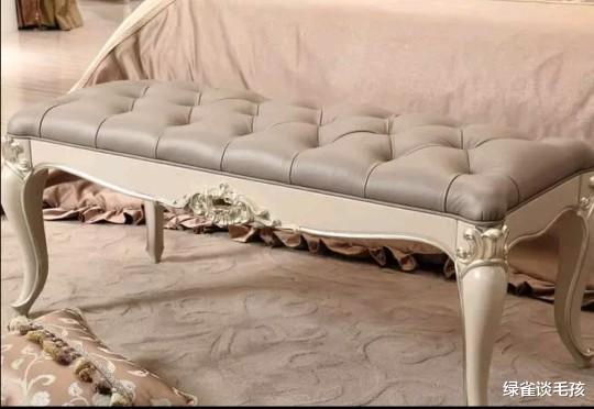 ▲经常居住酒店，知道情侣酒店摆放的“春凳”，是用来干什么的吗