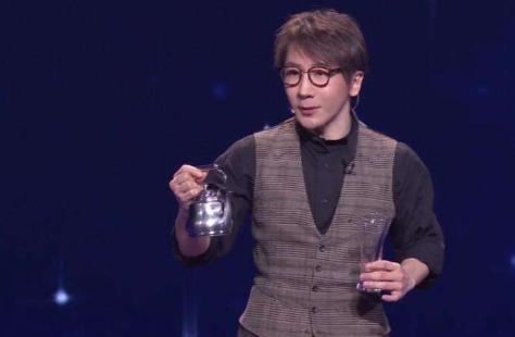 「刘谦」沙溢自曝春晚为刘谦当\托儿\，苹果橙子就在腿上，网友：演技很重要