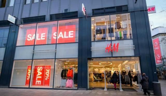 |宁愿烧了也不打折，一年烧掉12吨库存的服装巨头，如今怎样了？