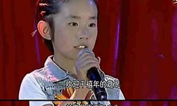 「蔡徐坤」蔡徐坤面对8年前打败自己的冠军，一句反问噎住对方，有好戏看了