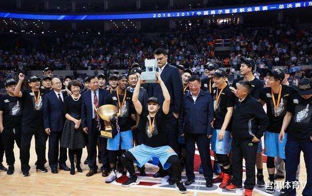 新疆男篮|正式离队！新疆队魂投奔中国男篮名帅 恐就此告别CBA