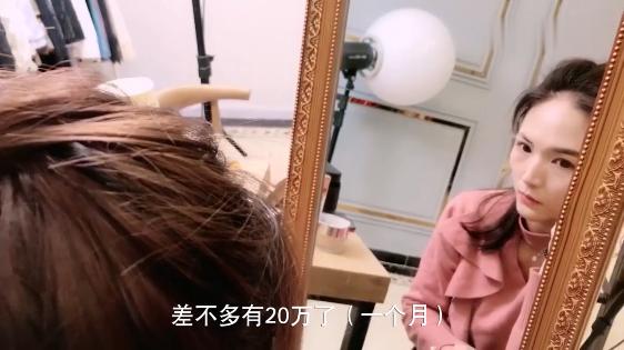 |85后小两口创业做跨境电商,一年买下2套房,每天忙得没空陪女儿