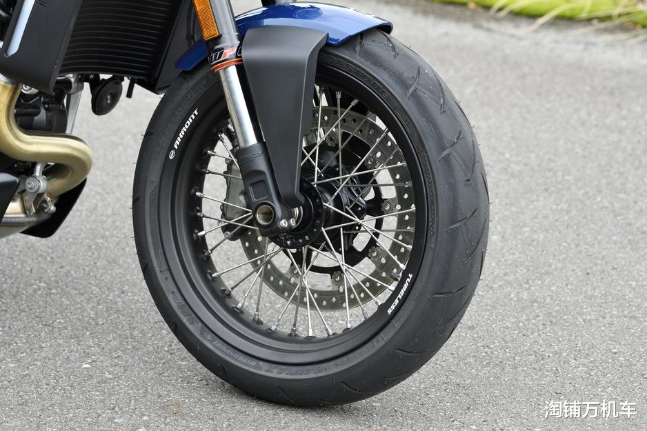 KTM|瑞典黑白双箭 大单缸的魅力 胡斯瓦纳701外媒点评