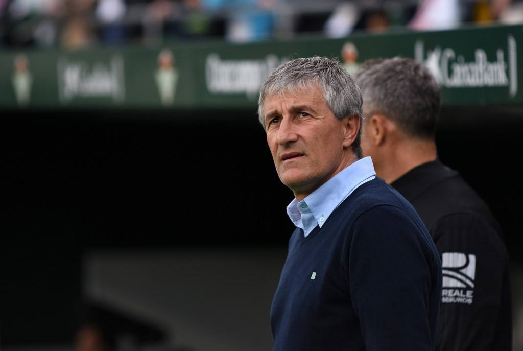 巴塞罗那■巴萨2-2丢分传内讧，头号前锋公开炮轰主帅，预言即将成为现实