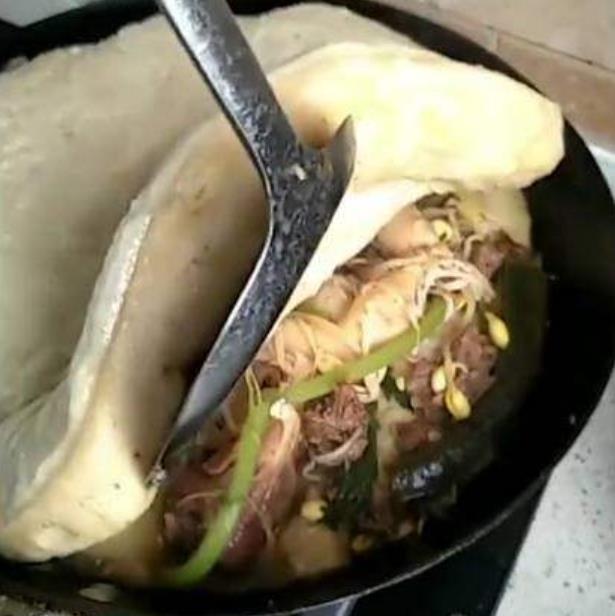 馒头|中国“第一懒”做了个大馒头，婆婆骂她太懒，结果打开婆婆尴尬了