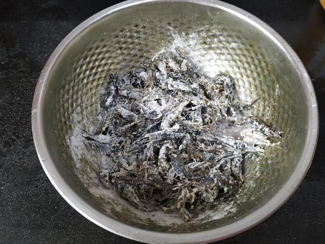 补钙：虽然它个头小，但是它肉质细嫩，味道鲜美，营养丰富，还很补钙哦