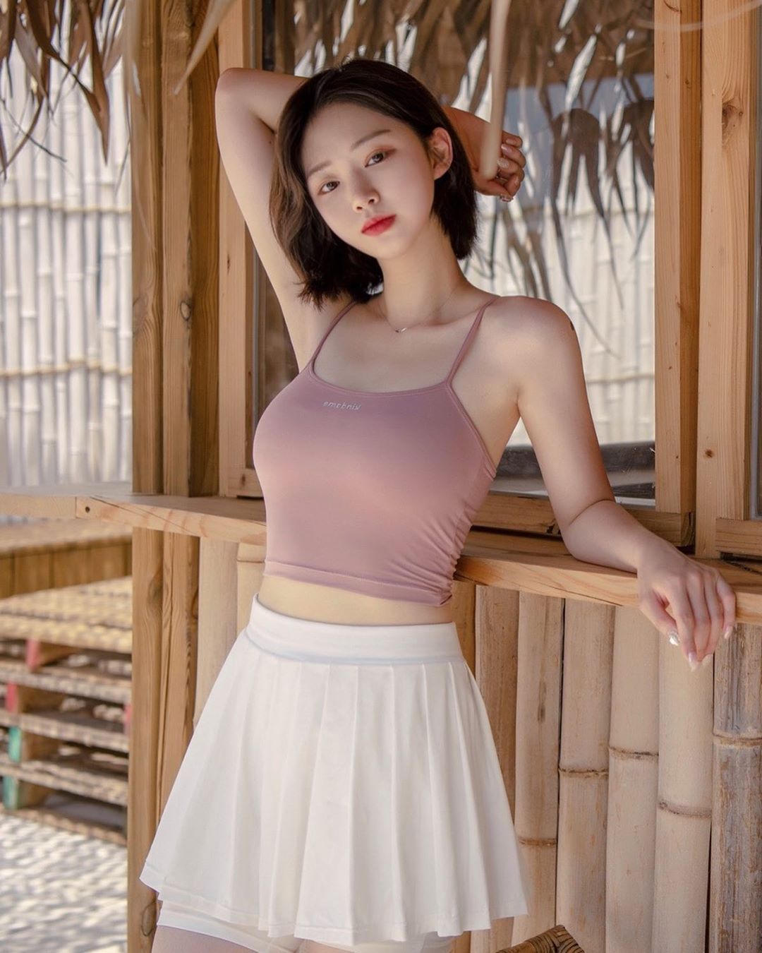 #打底裤#美女露出打底裤，居然展现出新的时尚美感！