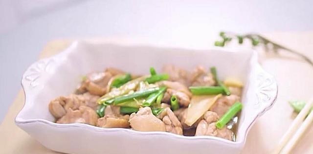 [银河系]伊能静在家做一日三餐，越来越有烟火气，网友：谁有这媳妇是福气