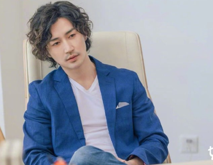 李明德|又一高糖神剧来了，三对CP高甜输出，堪称教科书级别的爱情