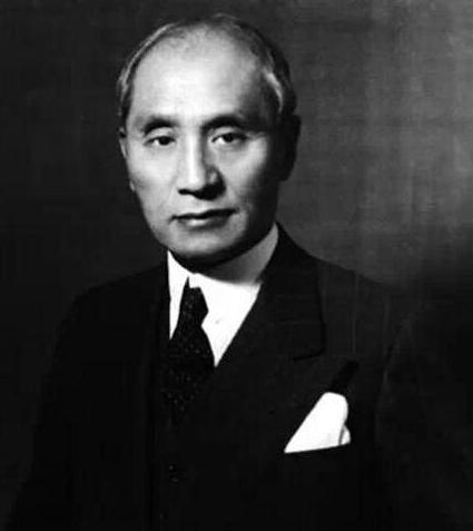 文玩|他靠倒卖文物发家,娶15岁嫩妻,跟36岁岳母暧昧,却客死他乡