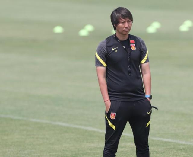 李铁■郜林接受采访语出惊人！难怪李铁这2场热身赛能够大胜上海