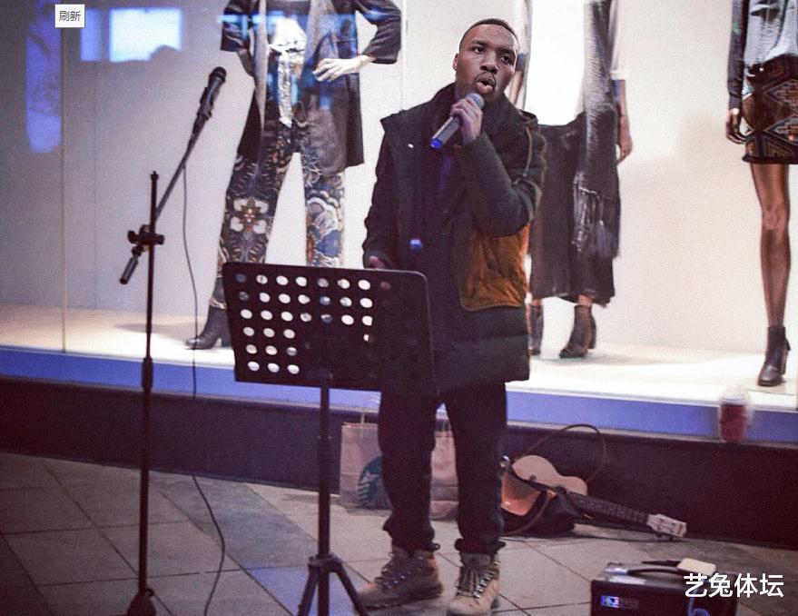 「勒布朗·詹姆斯」NBA版摆摊火了，摊煎饼的詹姆斯、贴膜的杜兰特、库里最真实