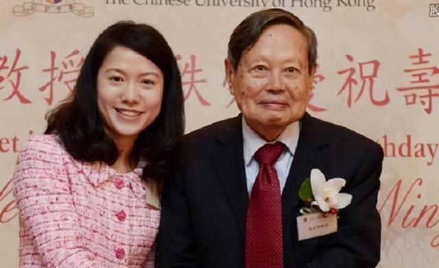 爷孙恋|98岁杨振宁老当益壮，44岁翁帆身材走样，16年后爷孙恋仍羡煞旁人