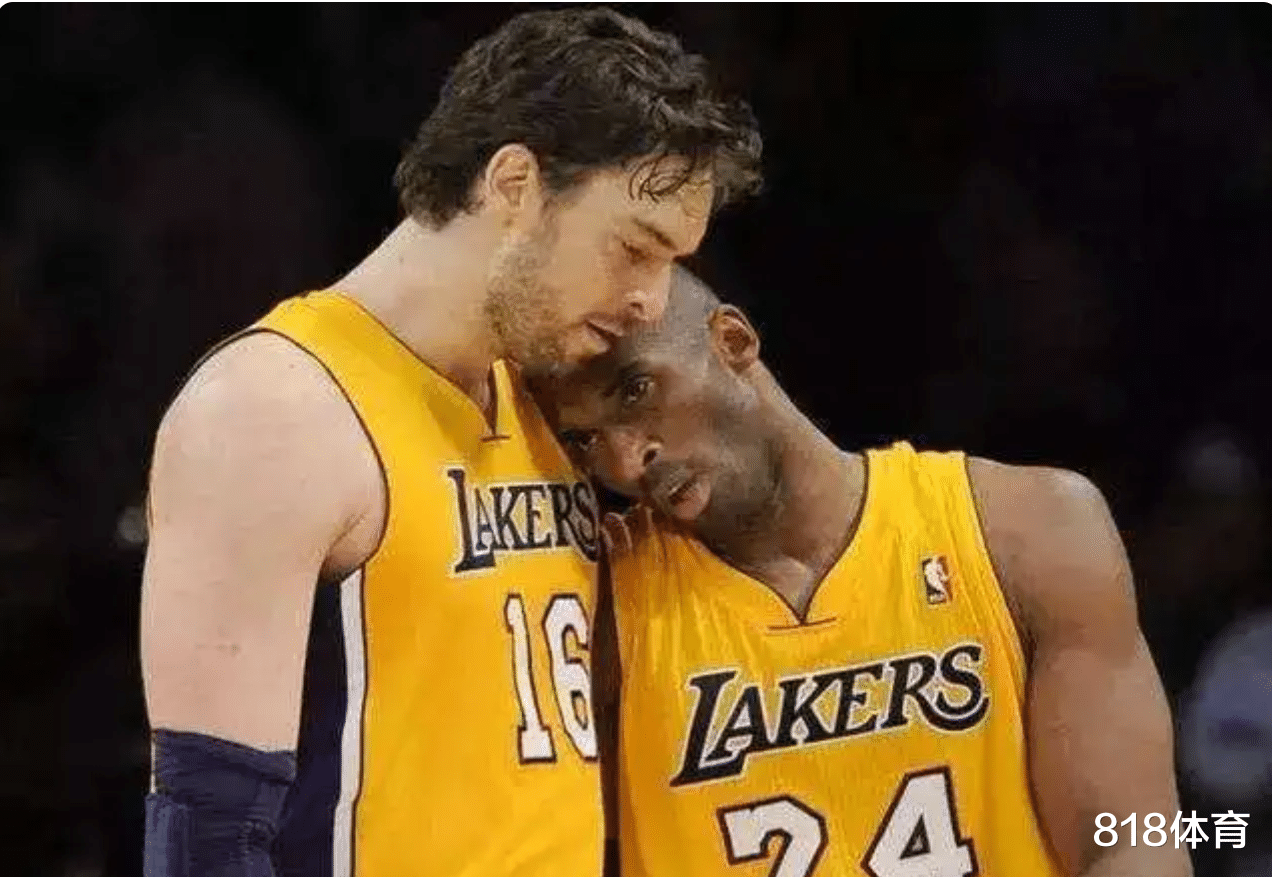 科比·布莱恩特|好兄弟! 加索尔带瓦妮莎母女豪华游艇出游, 抱起科比三女儿一脸慈祥