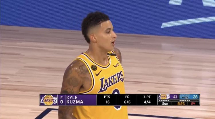 湖人队|浓眉伤退!詹姆斯20+7多次摔倒,两小弟合砍43+10成湖人赢球大功臣