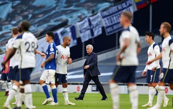 列维|患难见真情！列维给不了狂人挥金如土的快感，却给了他支持和温暖