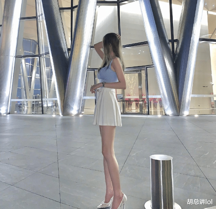 腐团儿|腐团儿直播间榜一福利，线下真人约面，这钱刷的不亏