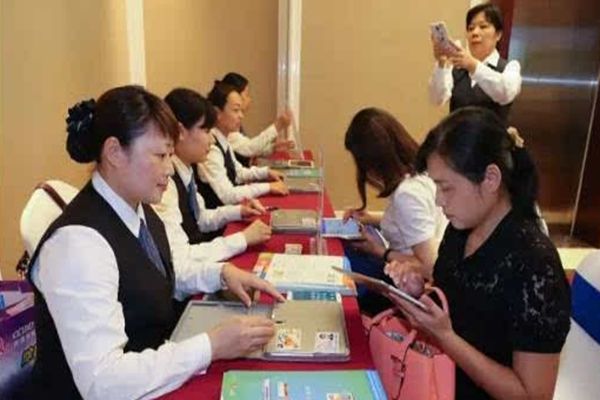 银行|下月起,银行再现“特色存款”,10万元存1年,这么存利息近万!