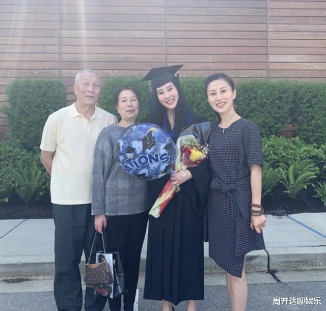 陶虹|杨子大女儿哈佛毕业，前妻陶虹罕见出镜，优雅气质不输黄圣依