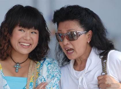 发型|中年女人不想因发型“显老”，这5款发型尽量避开，美的更自信