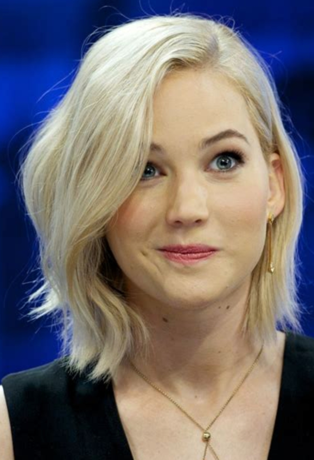 『劳伦斯』好莱坞最为真我本色女明星,曾公开断言:特朗普的当选将是世界末日!