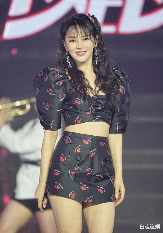 『伊能静』伊能静一年花七位数护肤，招商会现场生图流出，确定有51岁？