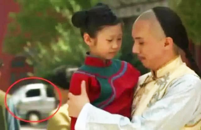 [穿帮镜头]史上最“尬”穿帮镜头：论穿帮的那些车.最后一张我崩溃了！