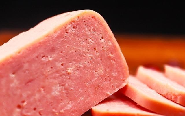 午餐肉|“午餐肉”是“猪肉”吗？知道它的原料后，吃货们不淡定了