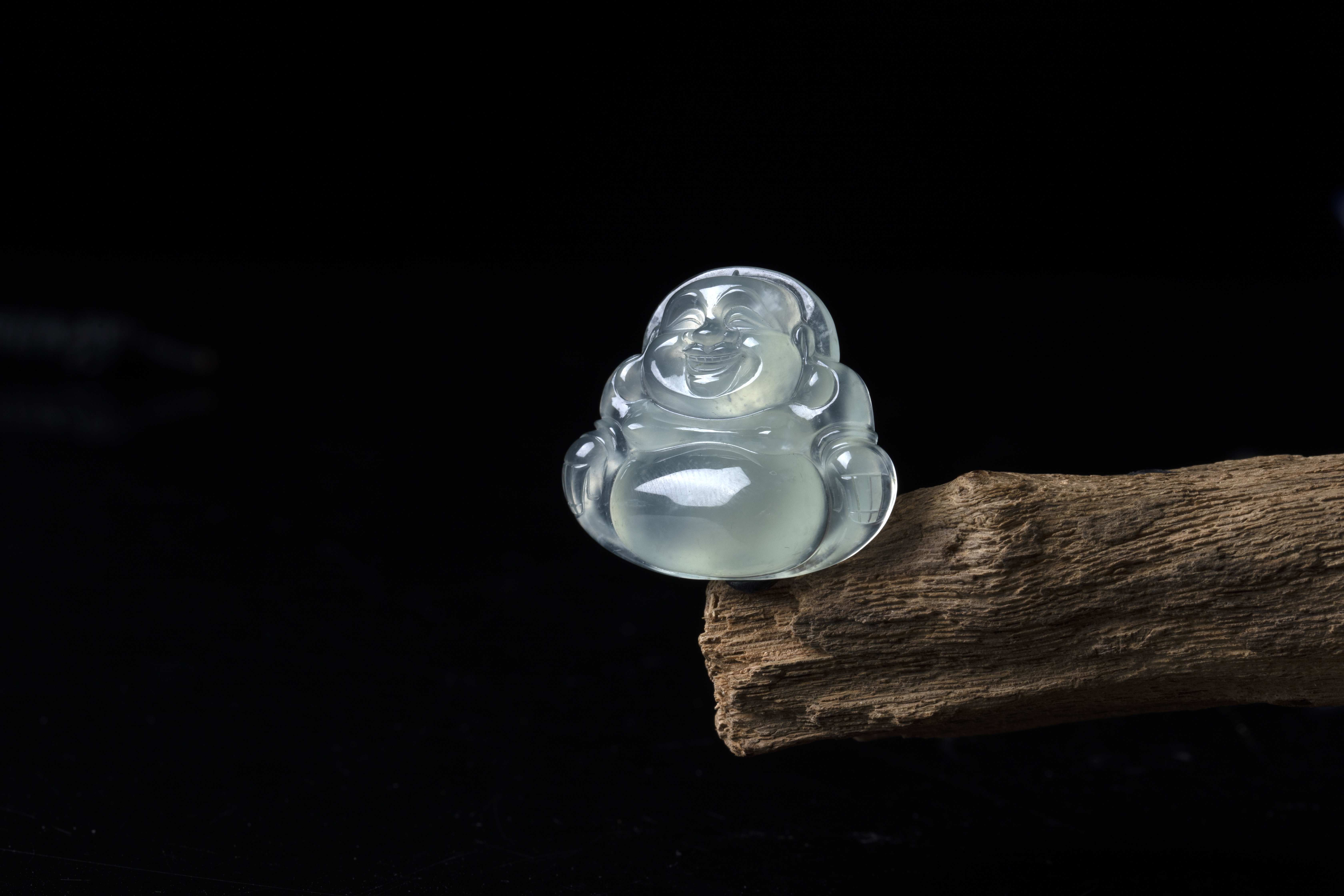 翡翠|翡翠内部竟然出现了气泡？莫不是买到假翡翠了？