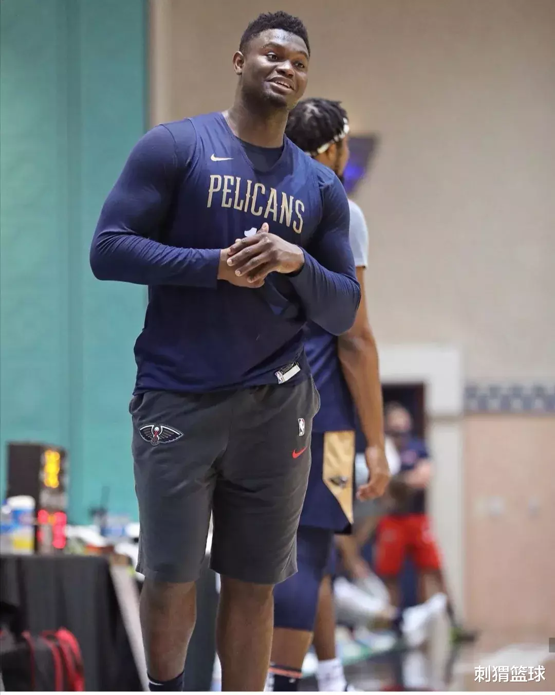 湖人队|终于回来了!首日湖人大战快船,浓眉不打...