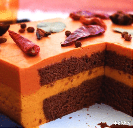 「火锅底料」吃塑料龙虾，蛋糕火锅底料，网红吃播有多假？看完才知全是套路！